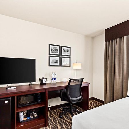 Cobblestone Hotel & Suites Superior Eksteriør bilde