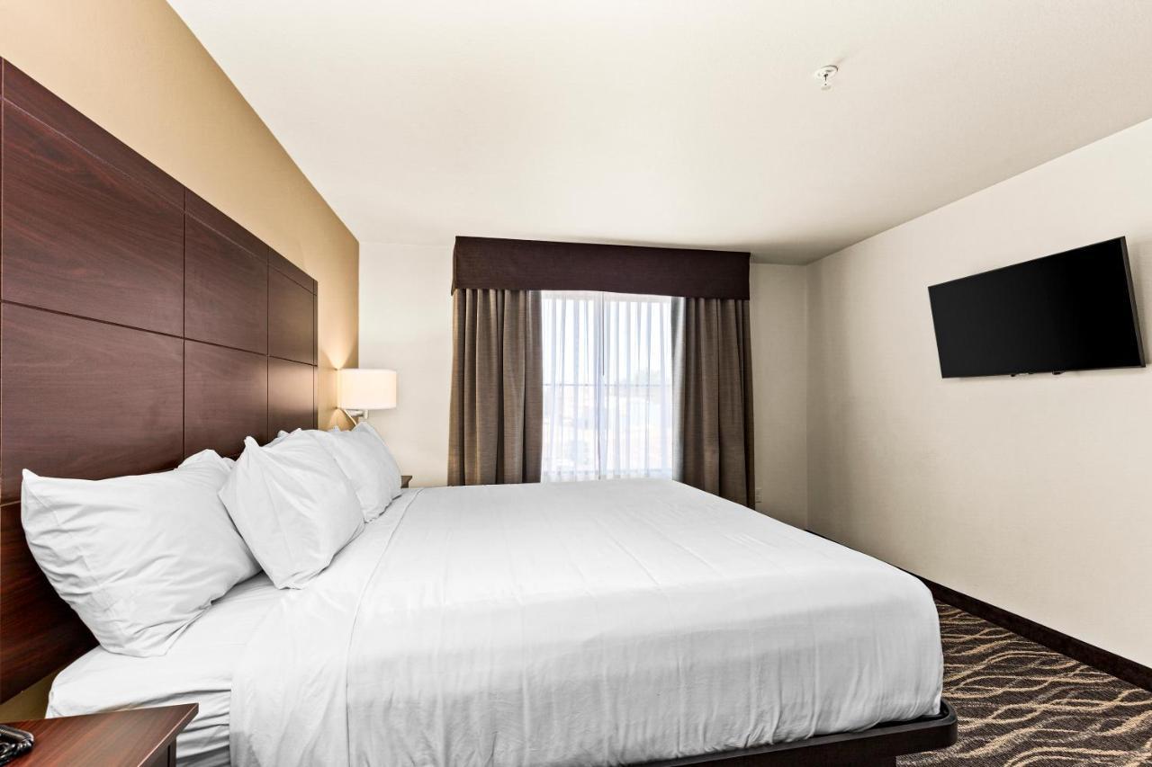 Cobblestone Hotel & Suites Superior Eksteriør bilde