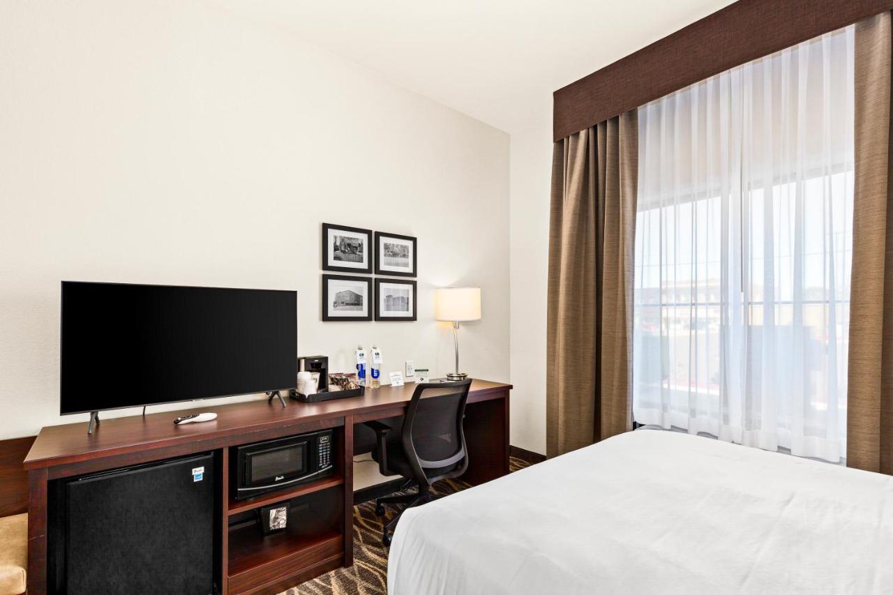 Cobblestone Hotel & Suites Superior Eksteriør bilde