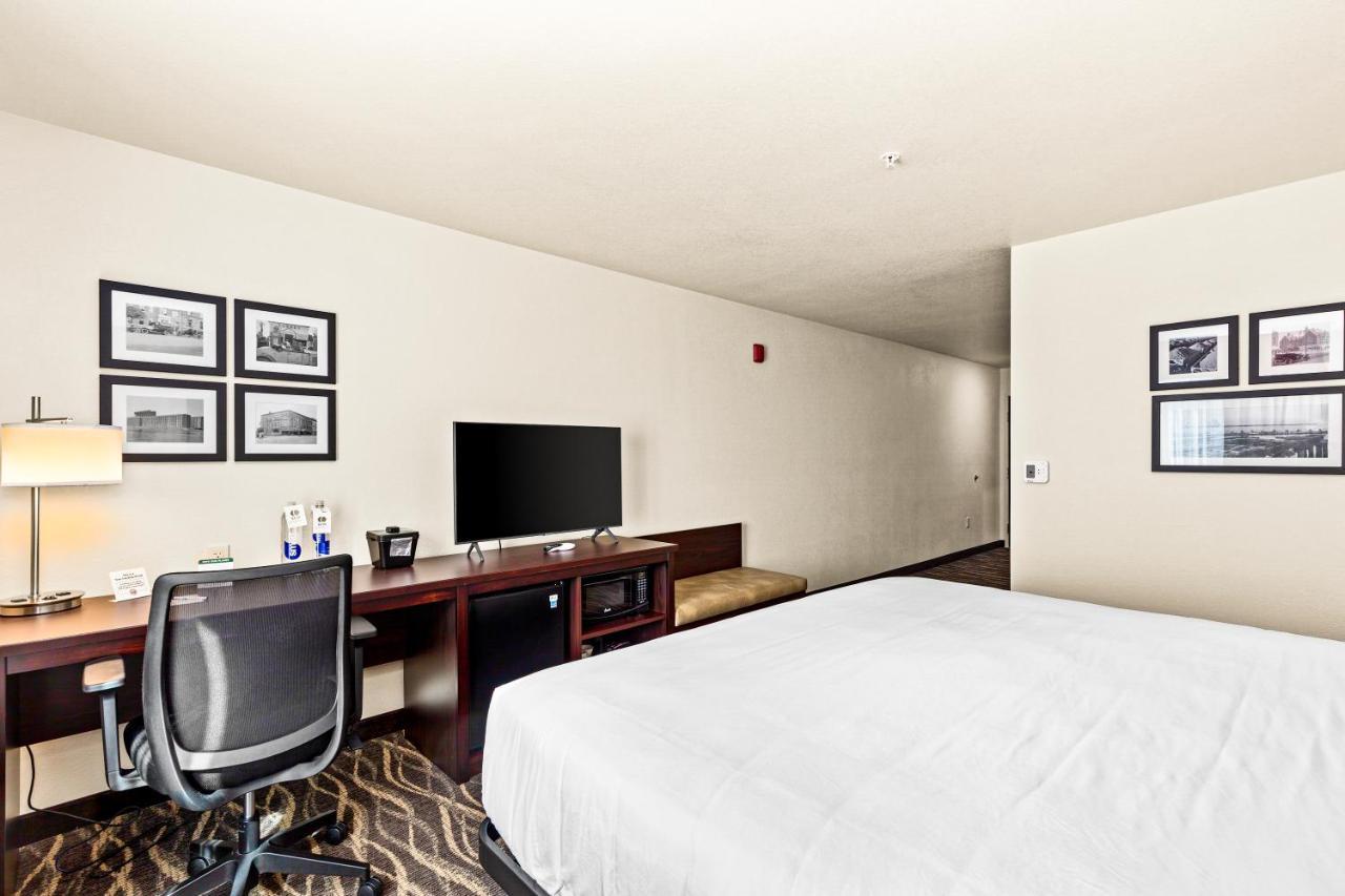 Cobblestone Hotel & Suites Superior Eksteriør bilde