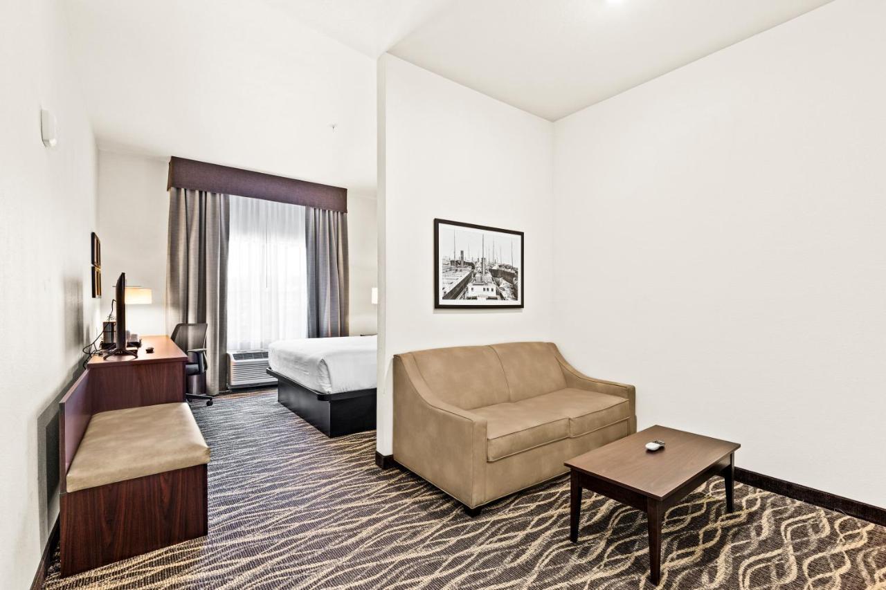 Cobblestone Hotel & Suites Superior Eksteriør bilde