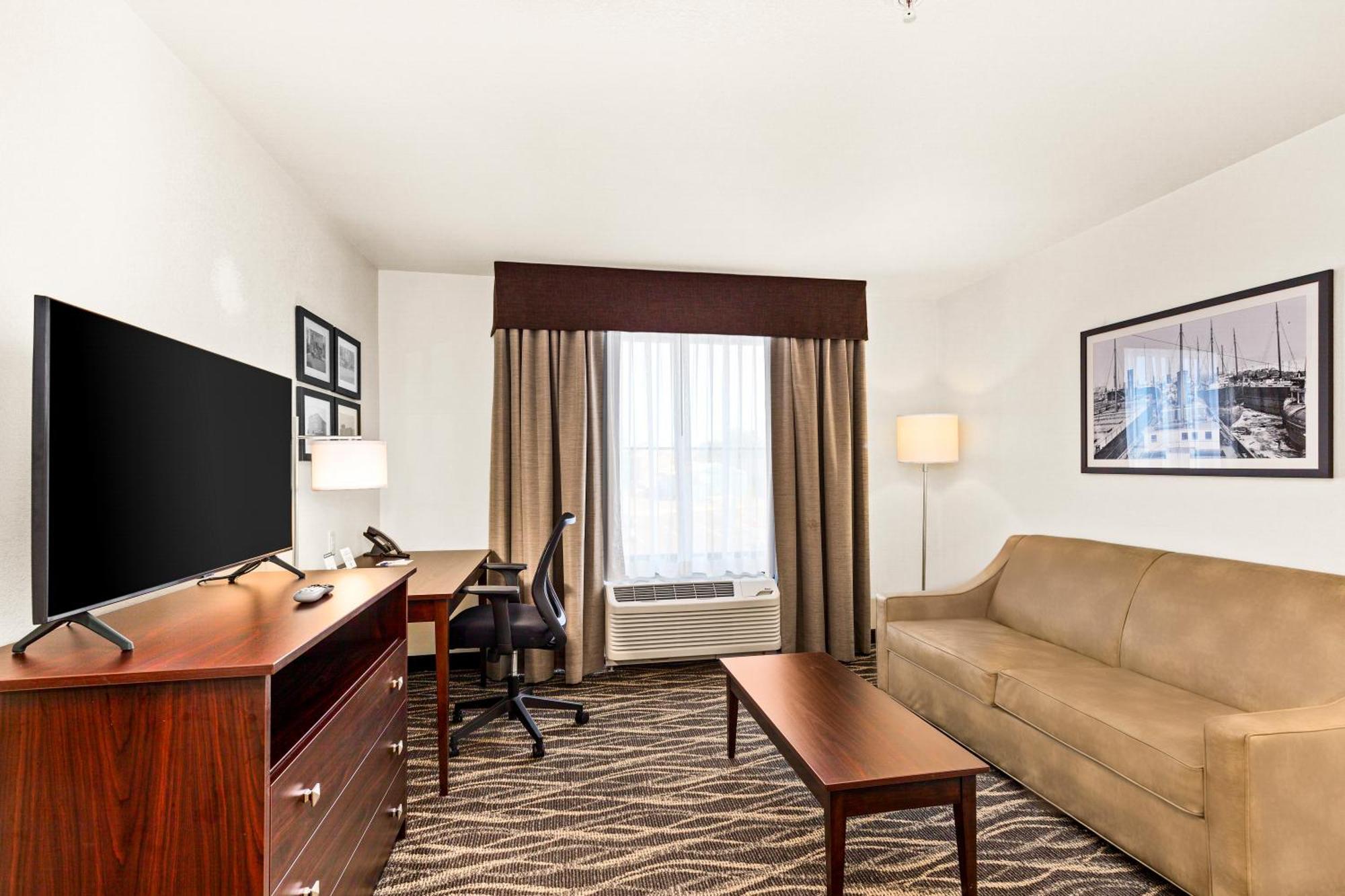 Cobblestone Hotel & Suites Superior Eksteriør bilde